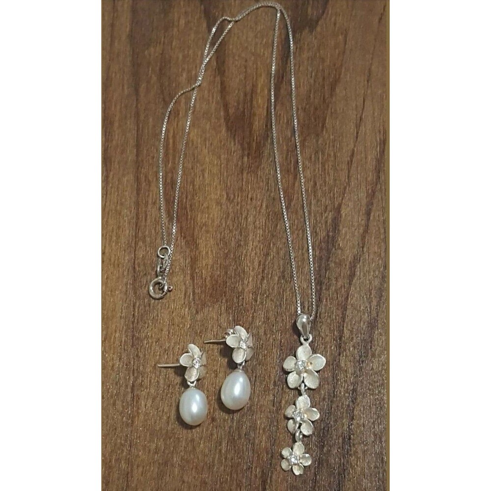 Pearl and Rhinestone Flower Silver Set - Picture 2 of 5